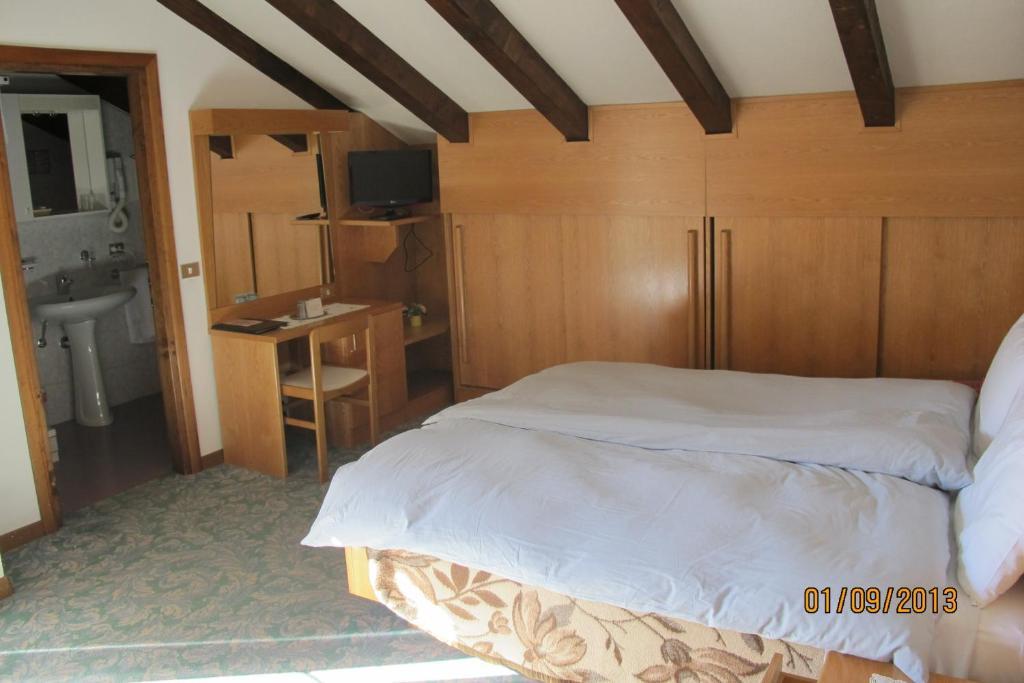 Hotel Presena Пассо-дель-Тонале Экстерьер фото